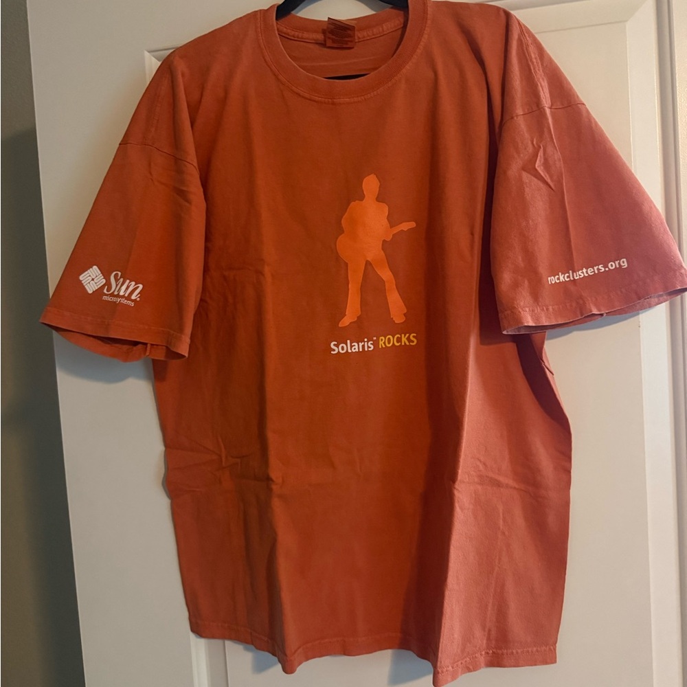 Vintage Sun Microsystems Solaris ROCKS Guitar Graphic Short Sleeve Tee